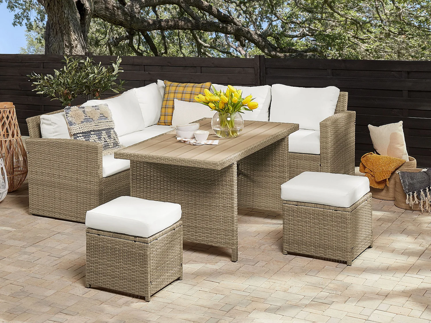 Ensemble de salon de jardin avec table et ottoman 5 places BARDI avec coussins Marron