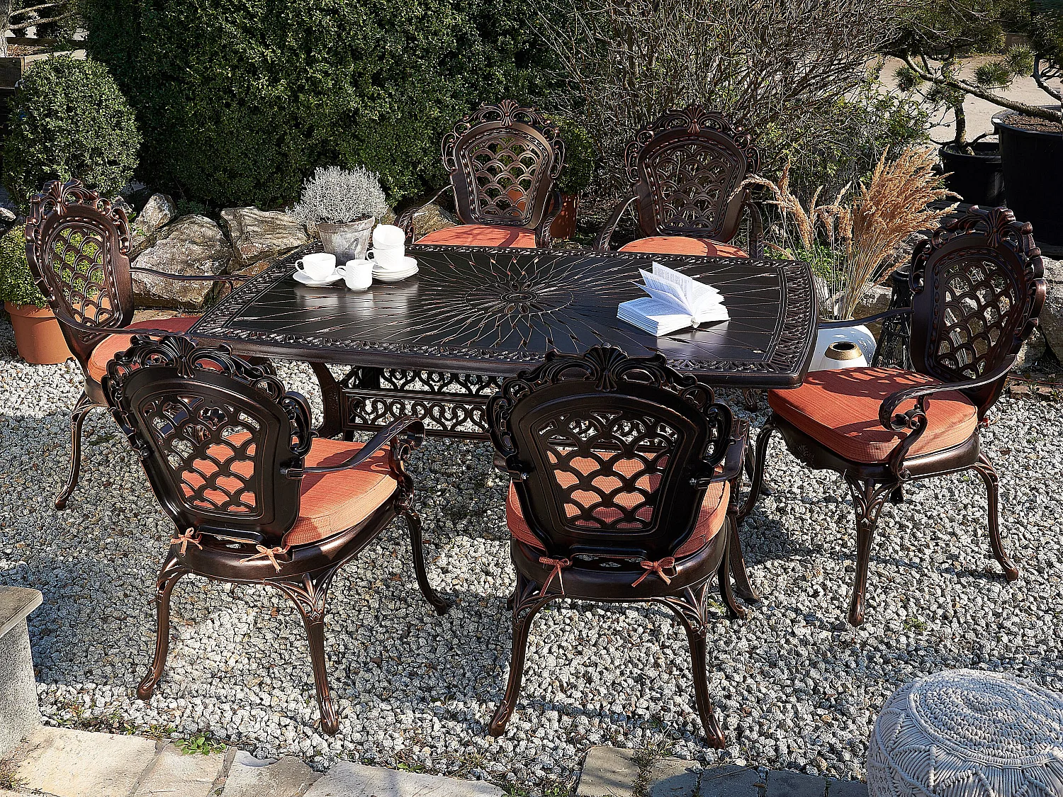 Salle à manger de jardin 6 places LIZZANO avec coussins Métal Marron foncé