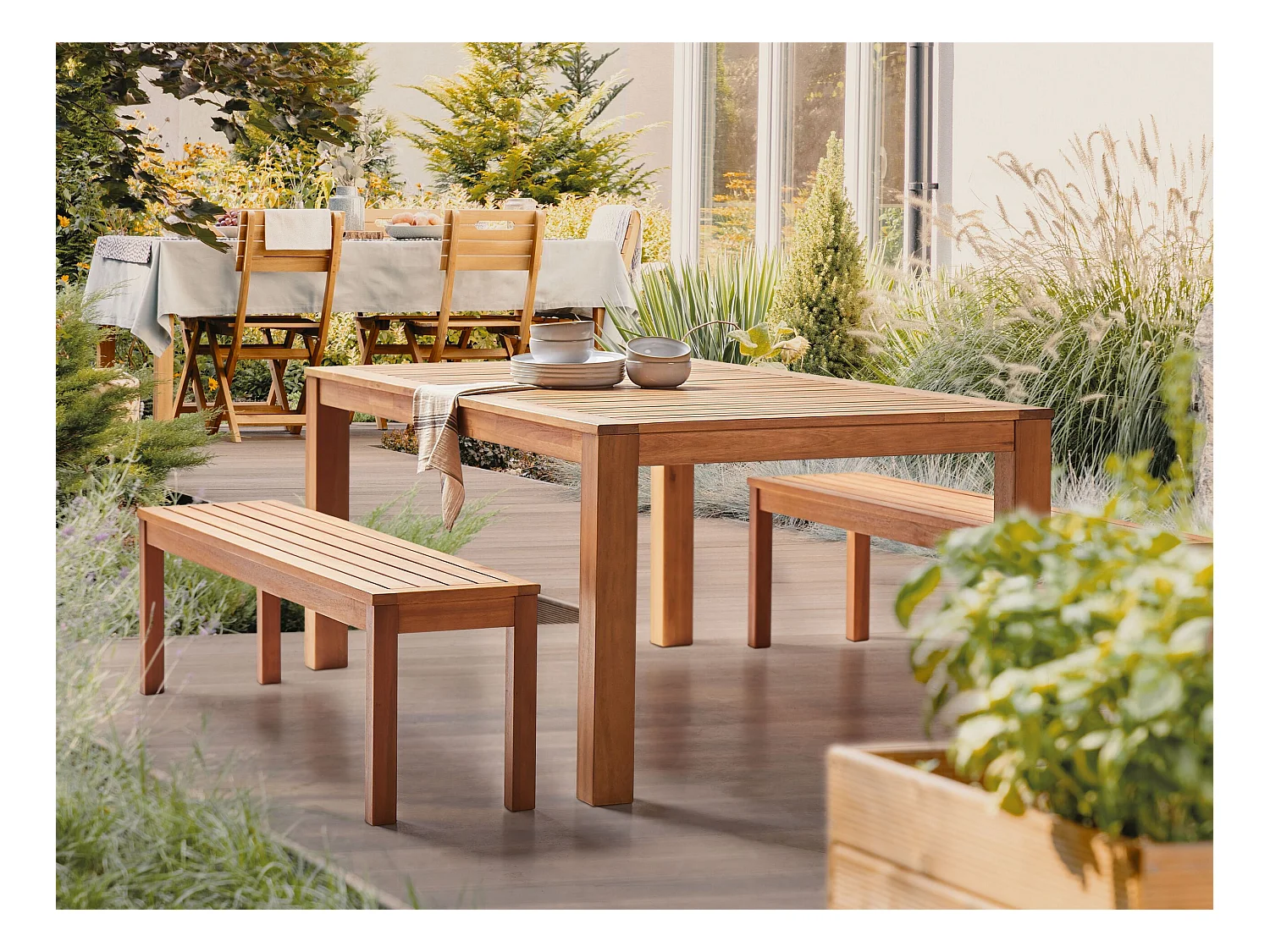 Salle à manger de jardin avec bancs 6 places MONSANO Bois d'eucalyptus Marron
