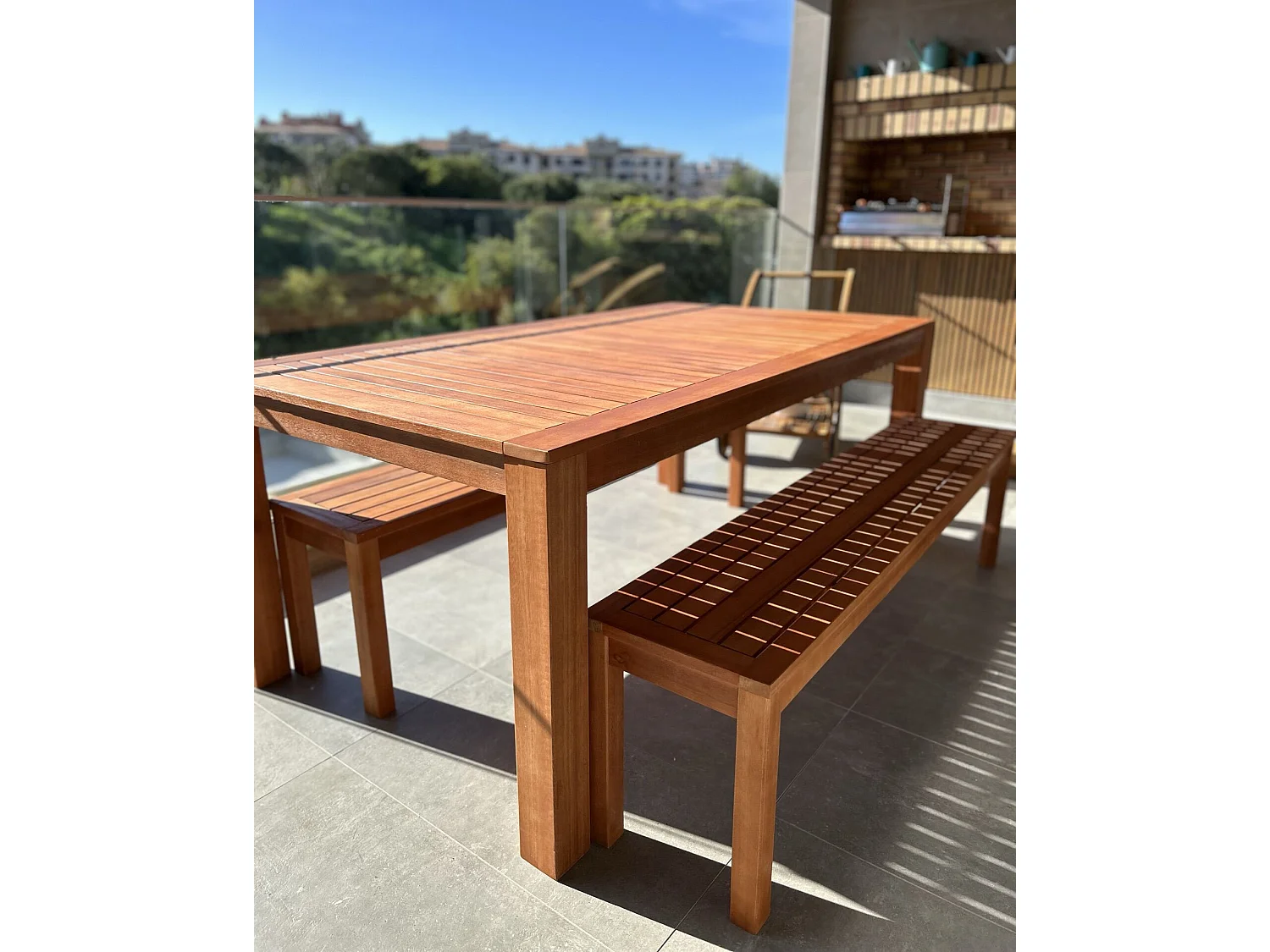 Salle à manger de jardin avec bancs 6 places MONSANO Bois d'eucalyptus Marron