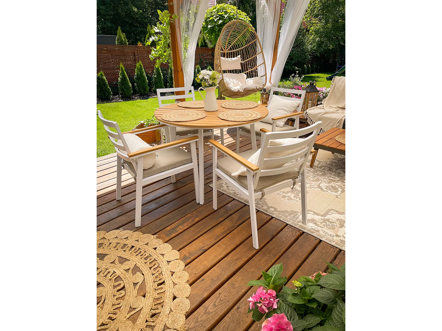 Salle à manger de jardin 4 places CAVOLI avec coussins Métal Beige