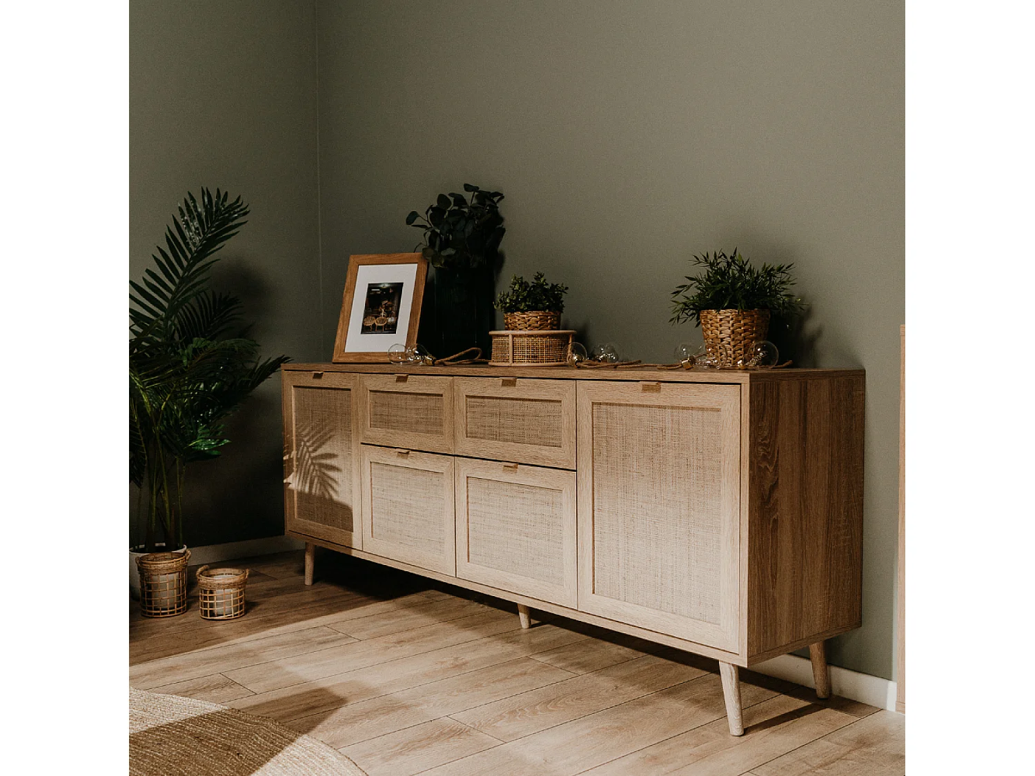 Buffet TIVAT em Carvalho Sonoma com Cannage, 4 Portas, 2 Gavetas - Estilo Industrial