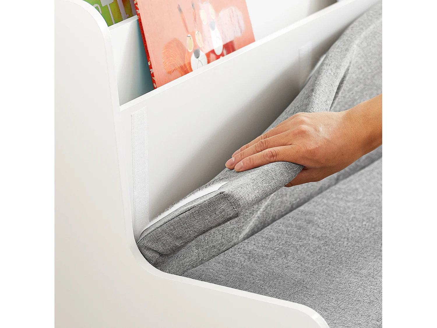 SoBuy Coffre à Jouets Enfants, Banc de Rangement pour Enfants avec Bibliothèque, 2 Tiroirs sur roulettes et Coussin d'assise, 100 x 45 x 70 cm, Blanc, KMB66-W