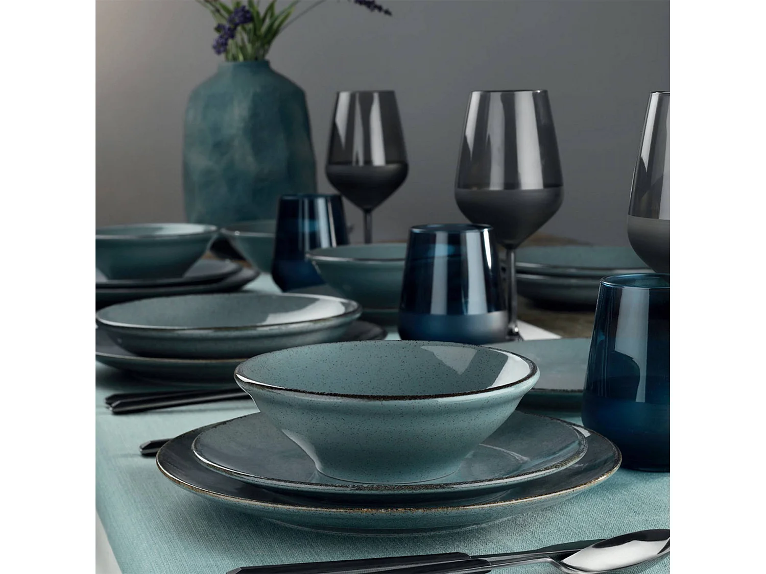 Service de table 24 pièces Ameil Porcelaine tacheté Bleu et Marron