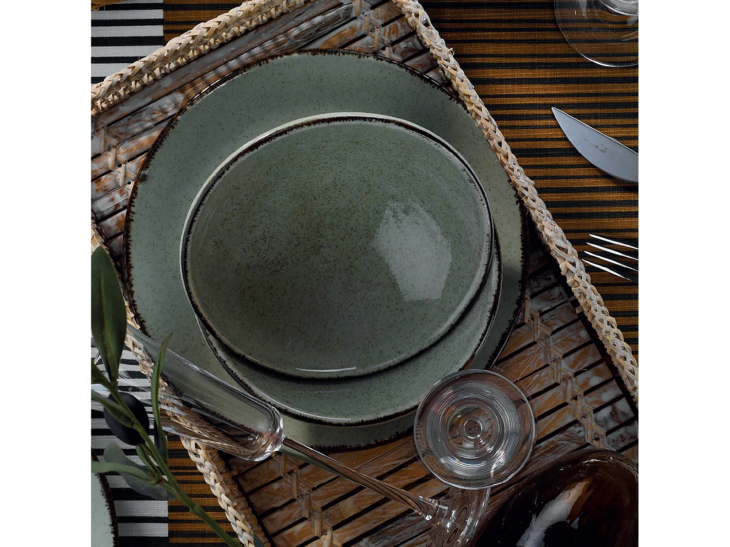 Service de table 24 pièces Ameil Porcelaine tacheté Vert et Marron