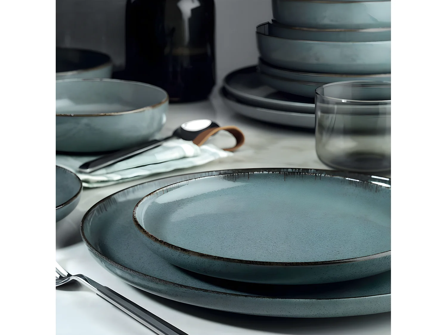 Service de table 24 pièces Ammeli 100% Porcelaine tacheté Bleu et Marron