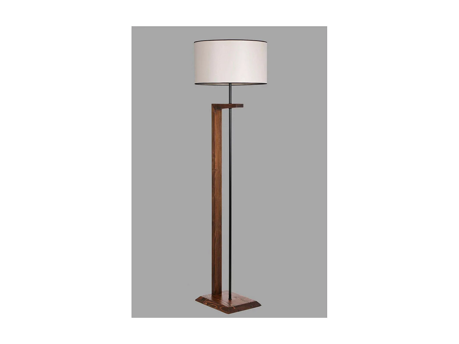 Lampadaire en bois Ceviz