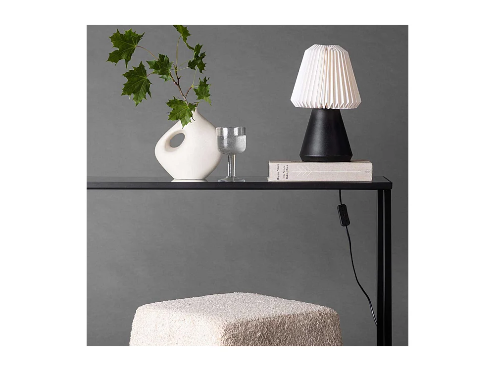 Fjällen Tischlampe schwarz.