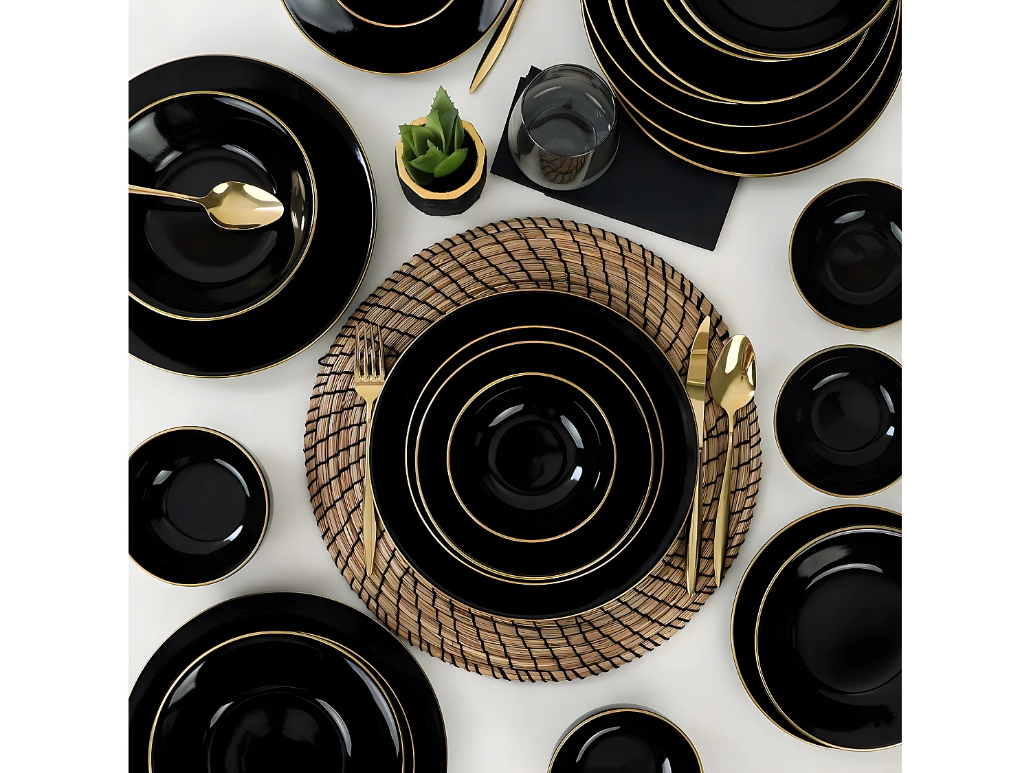 Service de table 24 pièces Erve Céramique Noir et lisère Or