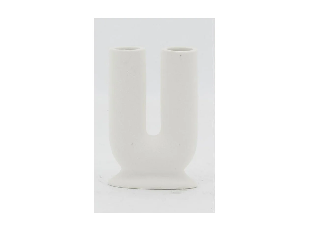 Vase en porcelaine U