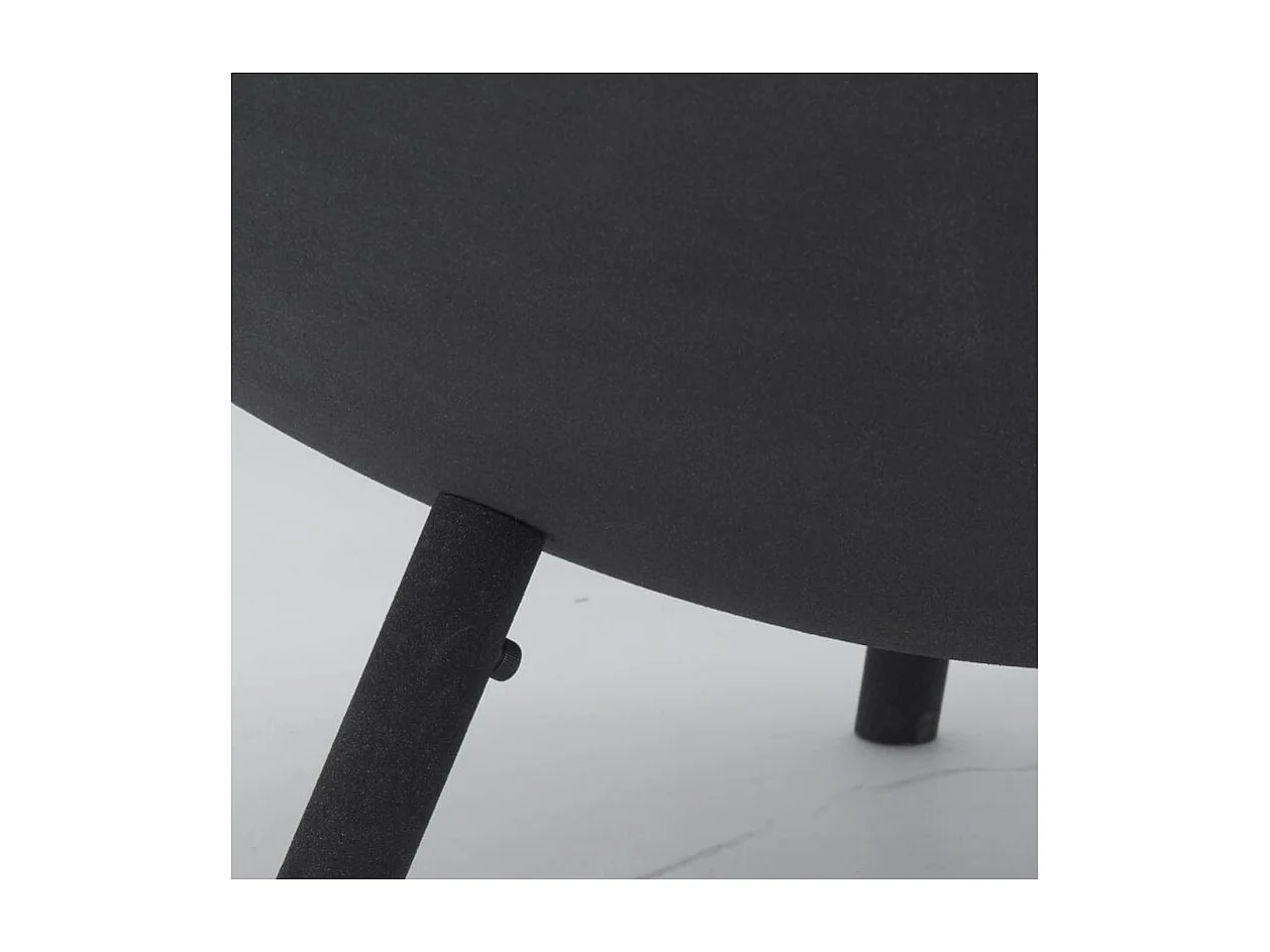 Brasero en métal noir sur pieds