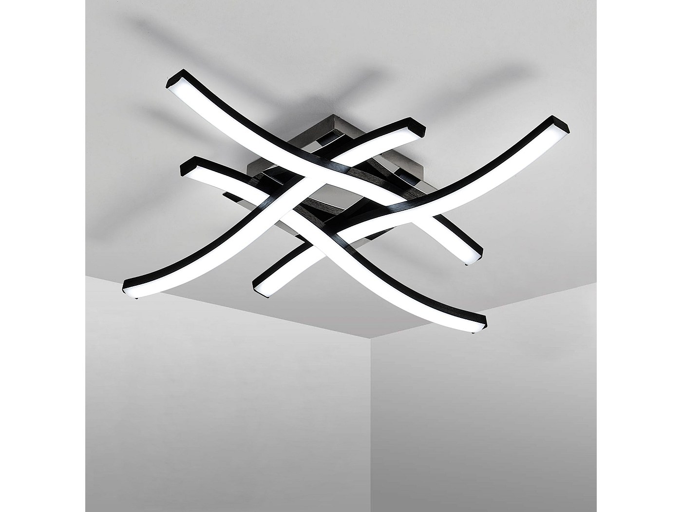 Suspensions luminaires blanches sur