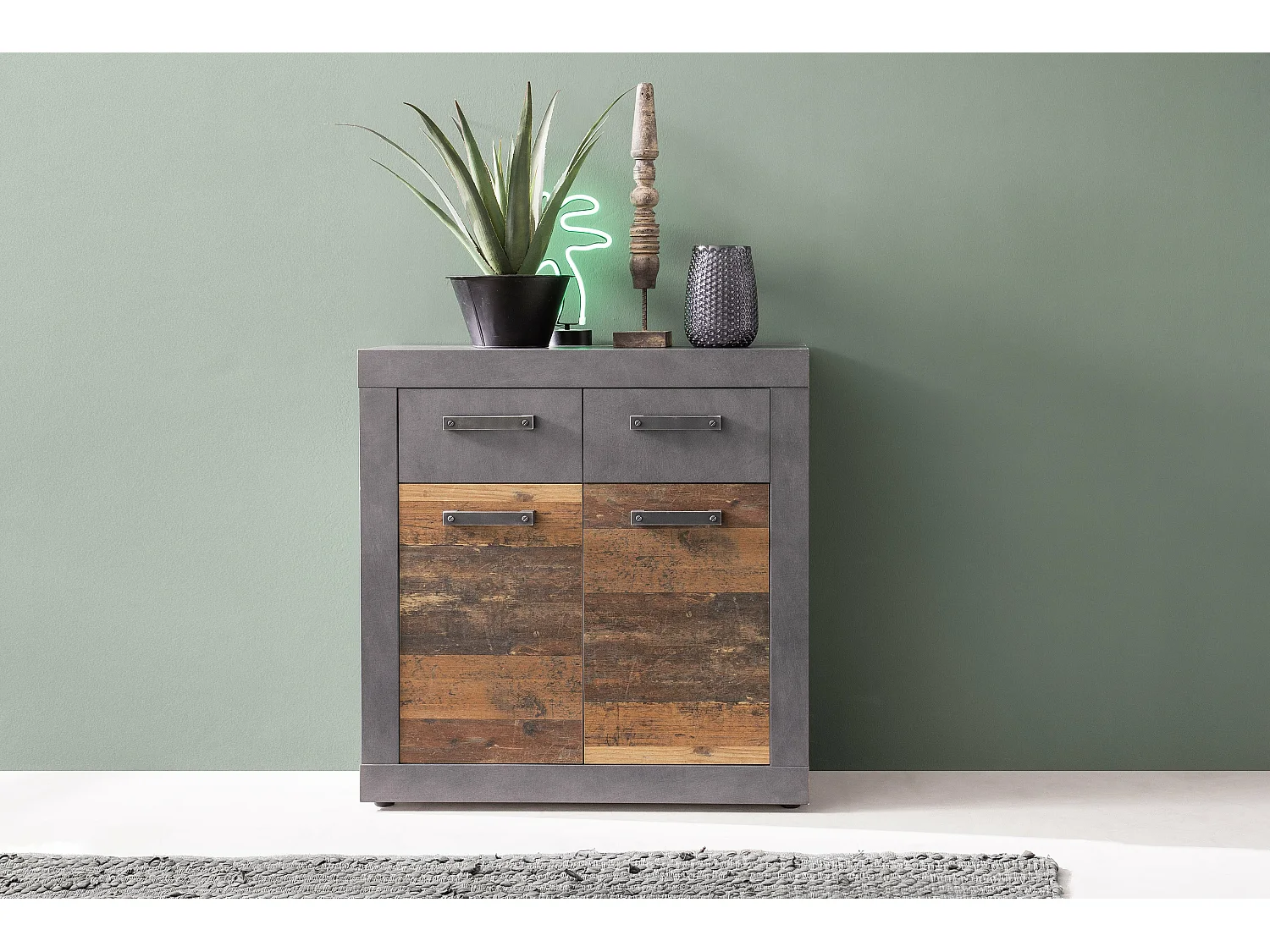 Meuble chambre. Commode avec 2 tiroirs en mélaminé coloris gris ciment portes bois effet vieilli . L - H - P : 82 - 86 - 37cm.