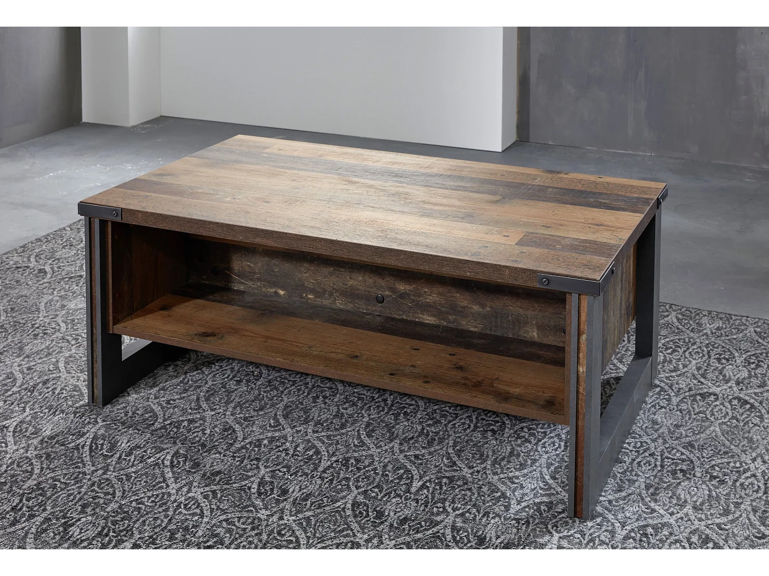 Table basse vintage vieux bois usé et métal gris avec rivets 140cm