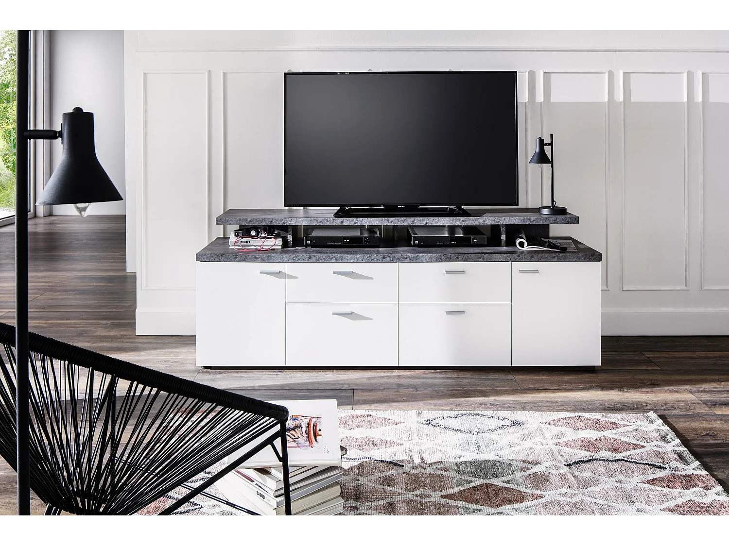 Meuble salon/séjour. Meuble TV (max 65") en mélaminé blanc et gris mat. L-H-P: 180-66-47 cm