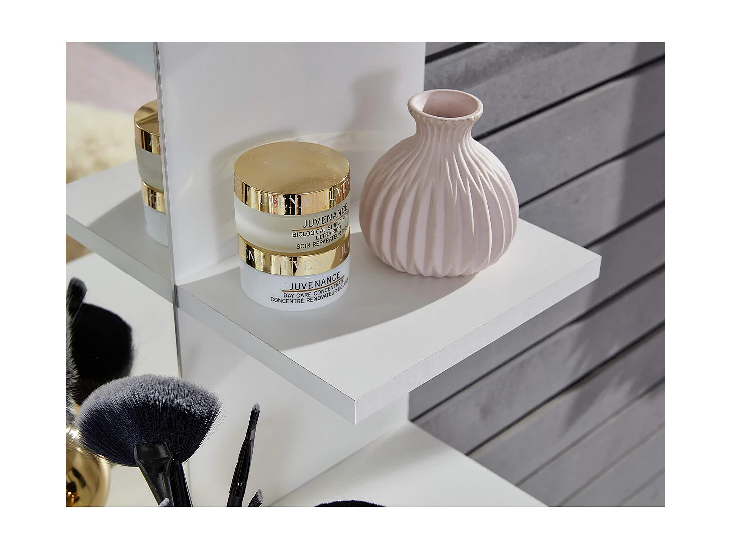 Coiffeuse avec 4 tablettes, 1 grand tiroir et 1 miroir L85 cm - Basix