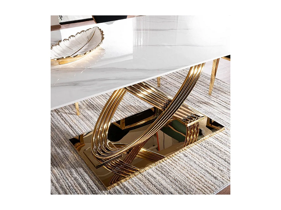 Tavolo da pranzo Domitille 160x90 in ceramica effetto marmo con gambe in metallo dorato