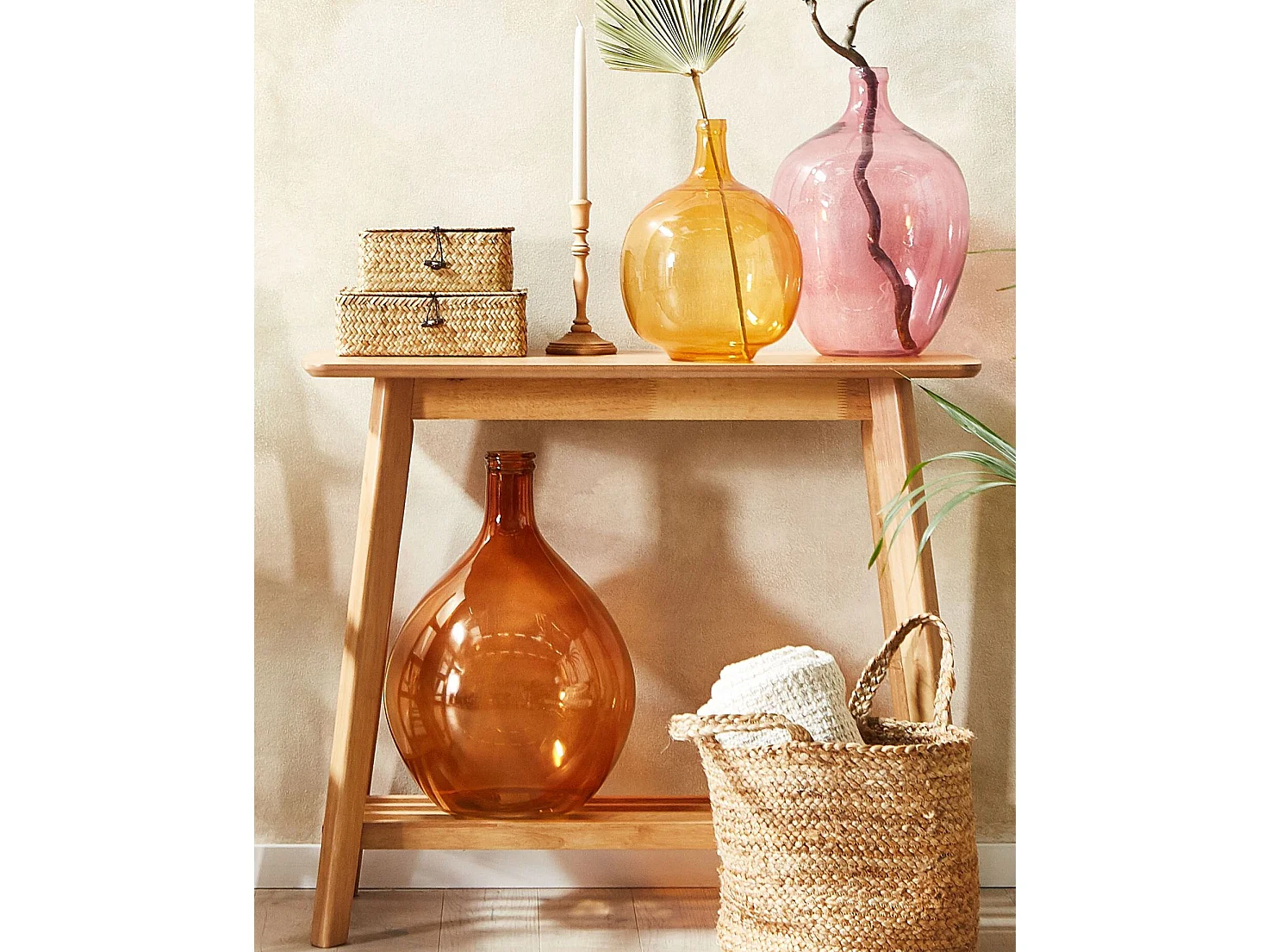 Runde Dekovase aus gefärbtem Glas handgefertigt goldbraun 48 cm Chatni