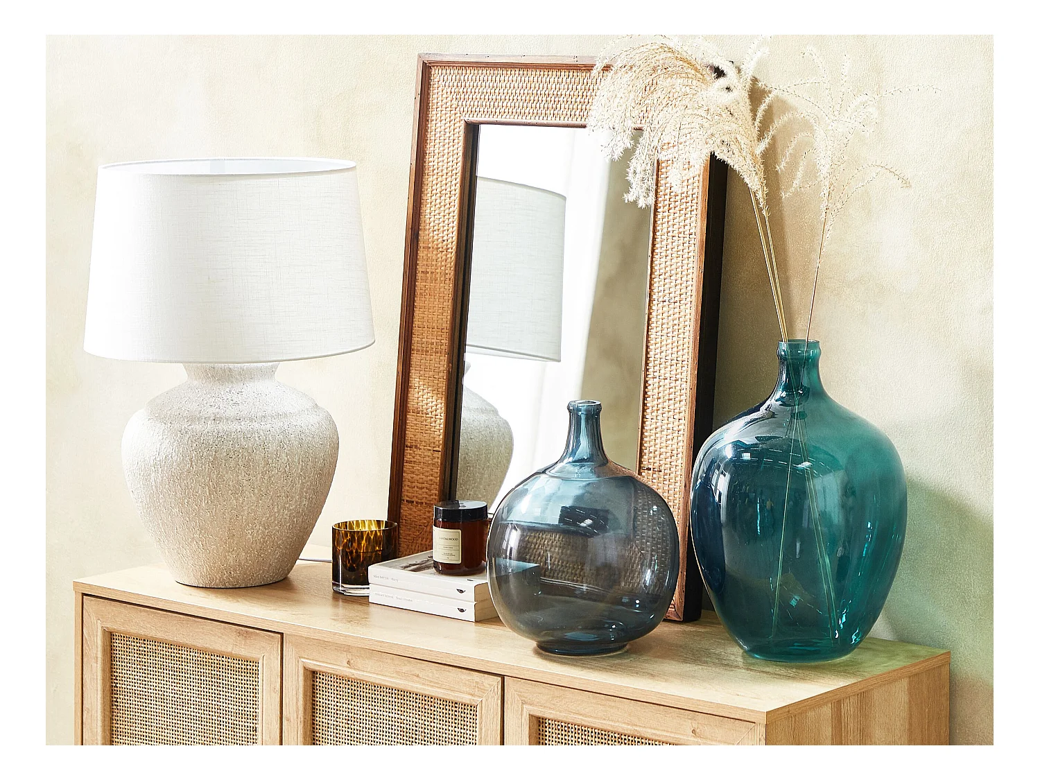 Runde Dekovase aus gefärbtem Glas handgefertigt blau 31 cm Chappathi