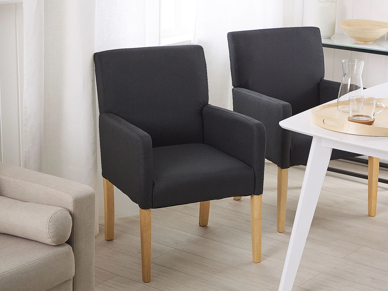 Trendy Polsterstuhl in edlem Schwarz 58x60x89 cm perfekt für jedes Wohnzimmer