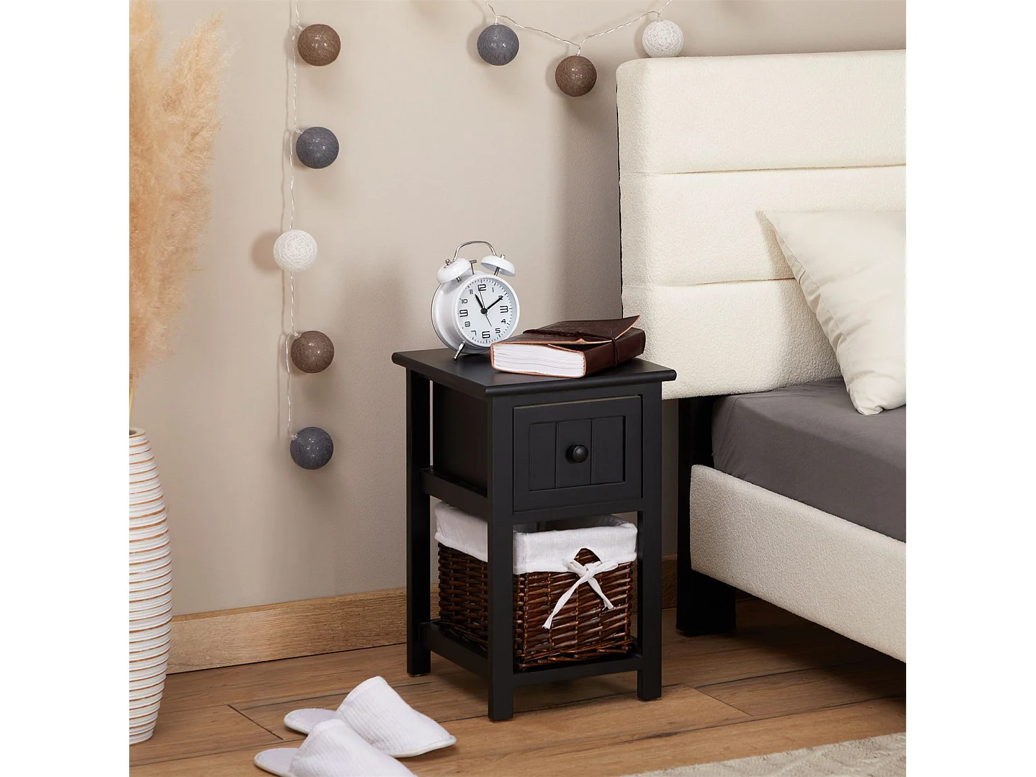 Lot de 2 tables de chevet MESSINA table de nuit avec 1 tiroir et 1  panier, en bois noir