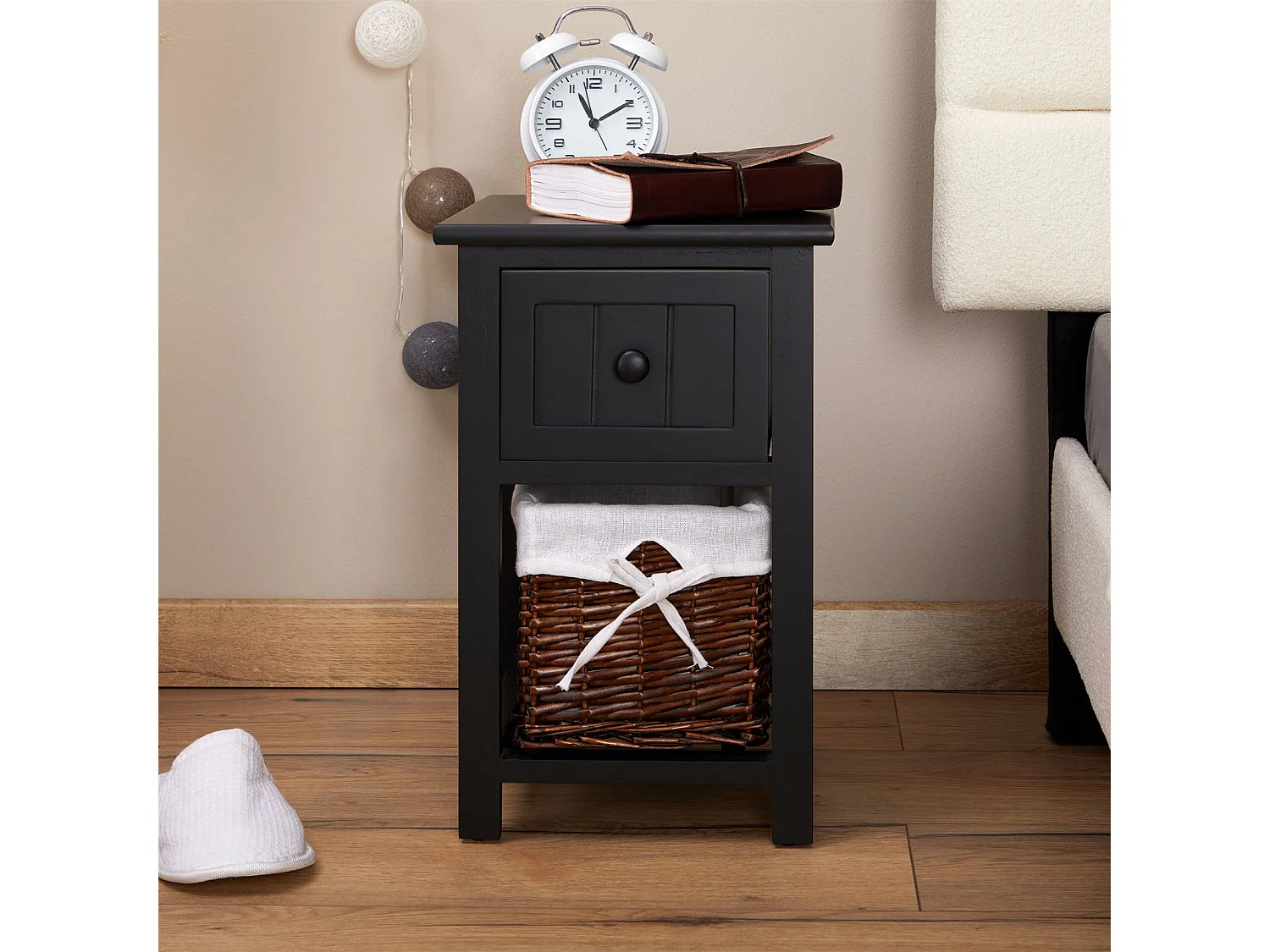 Lot de 2 tables de chevet MESSINA table de nuit avec 1 tiroir et 1  panier, en bois noir