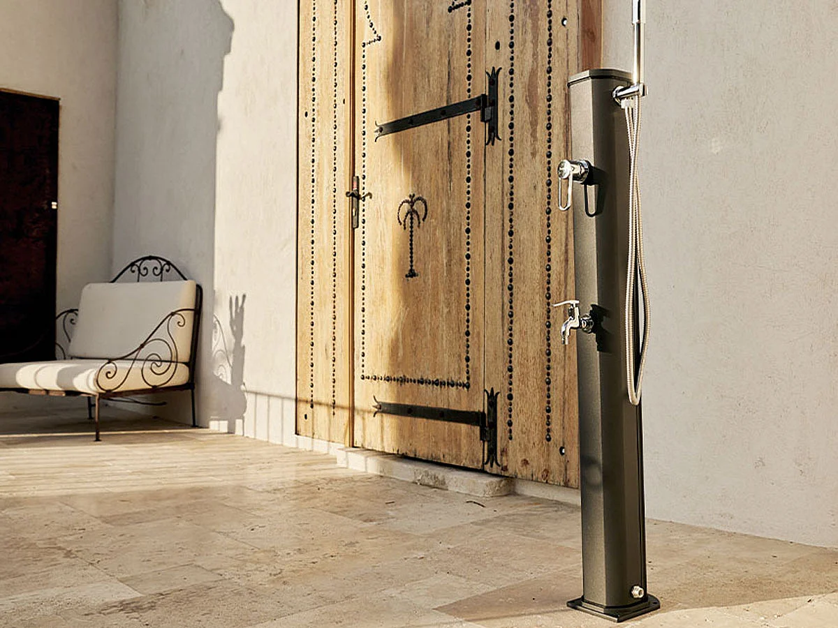 Jolly Go Formidra 20L 24x26x120cm Outdoor Solardusche - Aluminium - Abnehmbare Handbrause, Mischbatterie und Fußspülung 24x26x120cm - Anthrazit