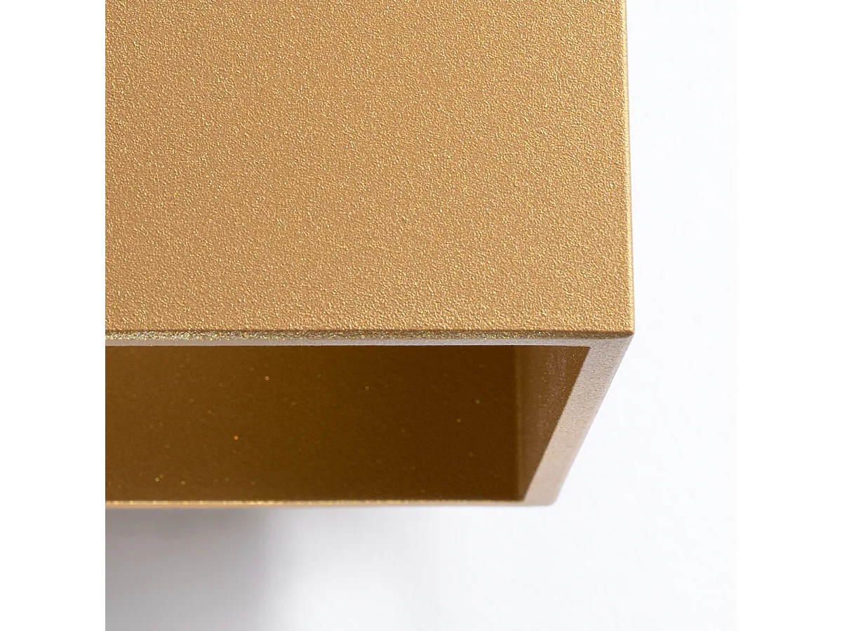 Lampada Da Parete Quad Minimalista Di Acciaio - 1 Sorgenti Luminose - L.10 X A.10 Cm - D'Oro