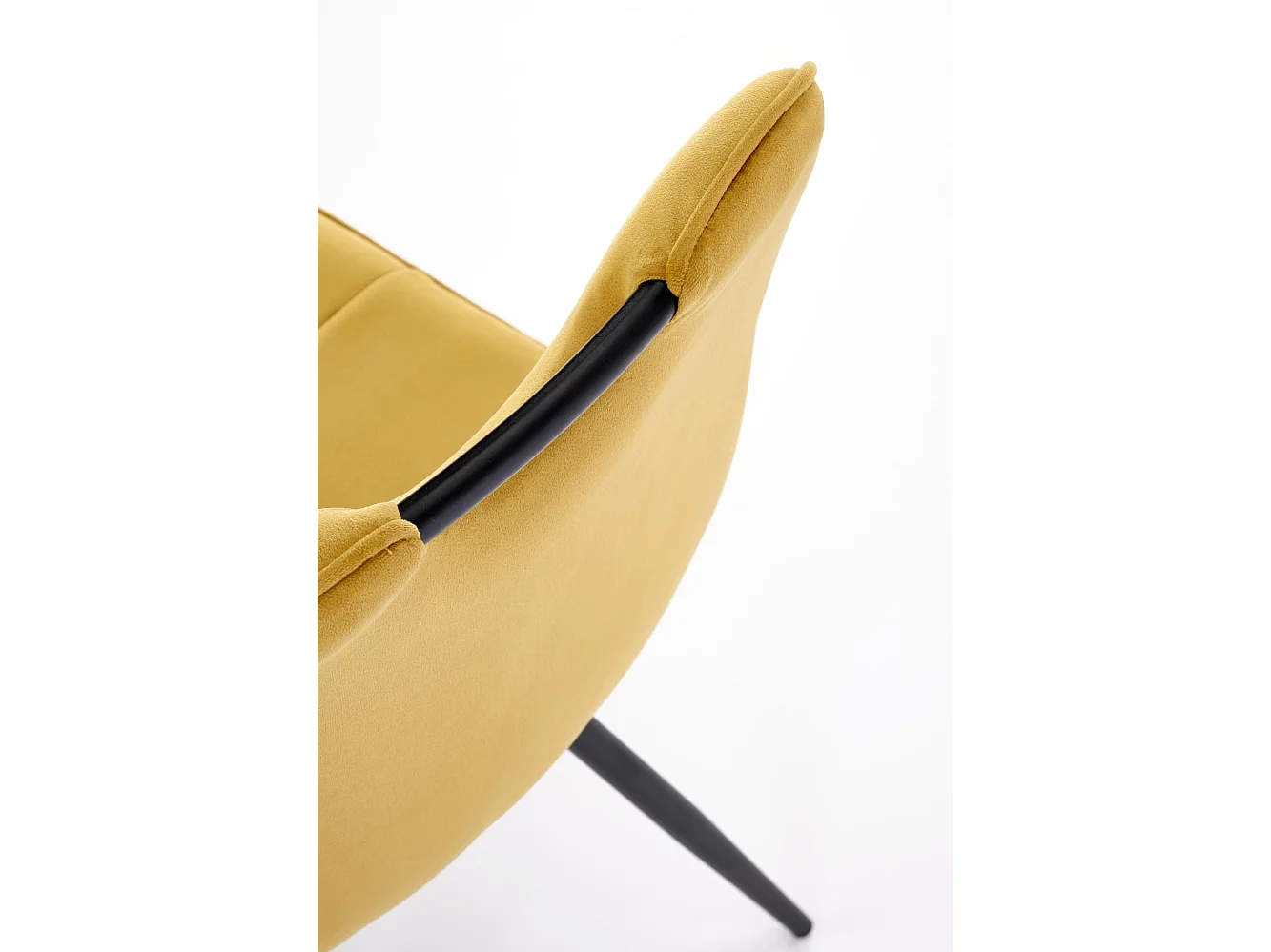 Chaise design métal noir et velours jaune moutarde Selar