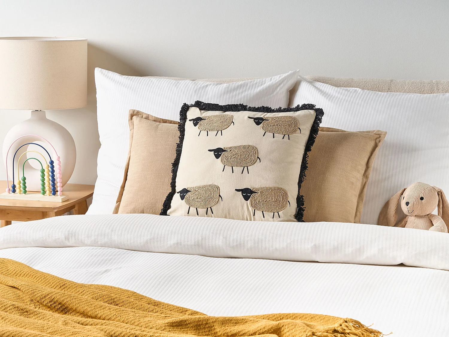 Lot de 2 coussins frangés à motif de mouton beige 45 x 45 cm BANNU