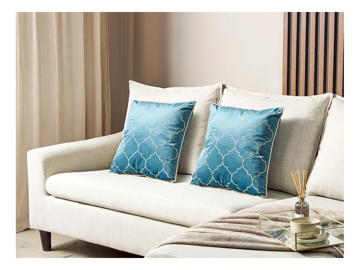 Zestaw 2 poduszek dekoracyjnych ALYSSUM Welur 45 x 45 cm Niebieski Wzór marokańskiej koniczyny