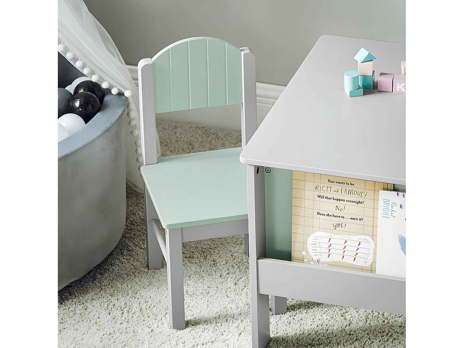 SoBuy KMB88-HG Ensemble Table Enfant avec 2 Chaises Enfants, Bureau Enfant avec 2 étagères à Livres latérales, Gris Clair et Vert Clair