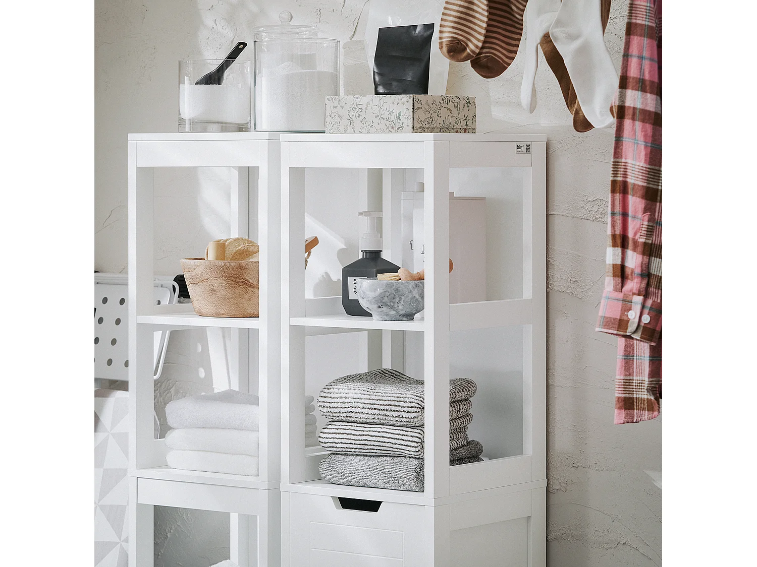 SoBuy Meuble Colonne de Salle de Bain, Armoire Toilette Haute, Meuble Salle de Bain Placard avec Étagères et Panier à Linge 30 x 30 x 145 cm, Blanc, BZR123-W