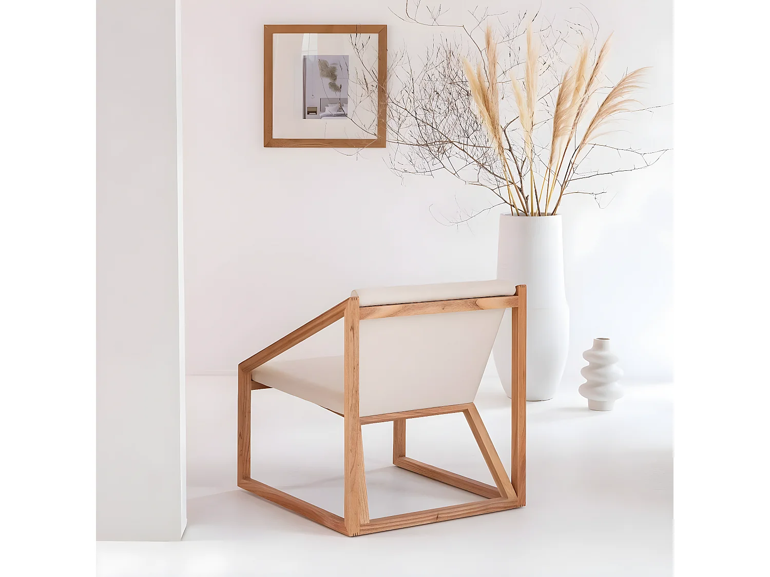 Fauteuil symétrique en bois de mindy Suzie