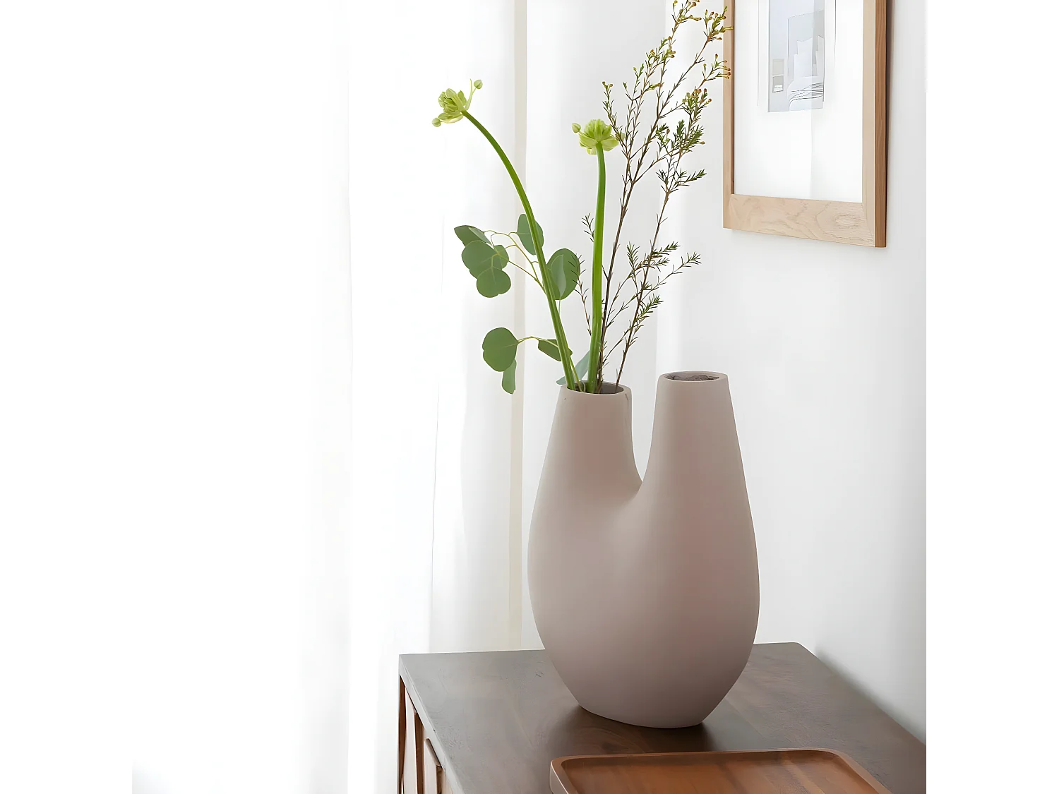 Vase beige 2 tiges en aluminium Tulipa