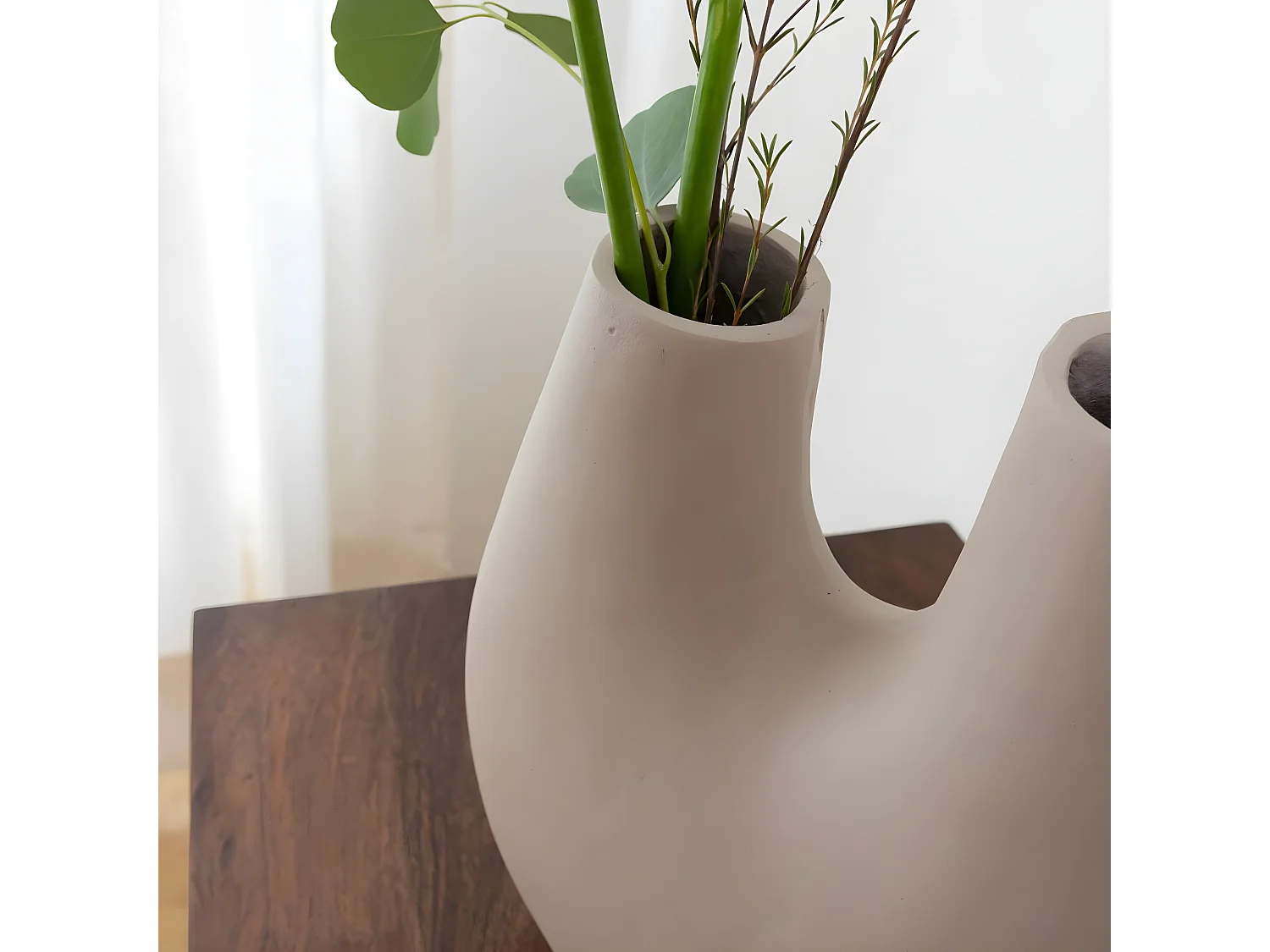 Vase beige 2 tiges en aluminium Tulipa