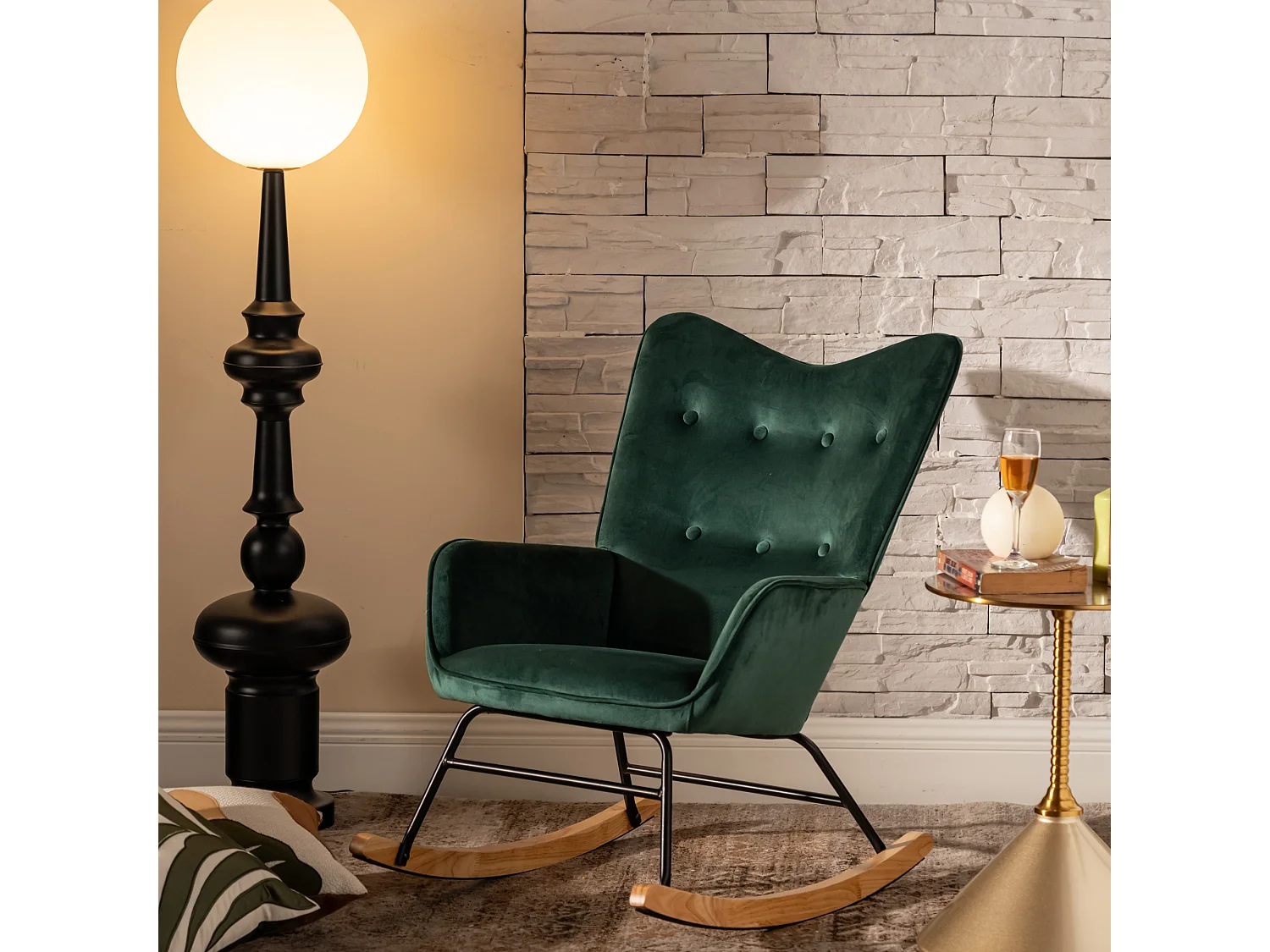 URBAN MEUBLE Fauteuil à bascule Scandinave velours vert pieds en bois clair