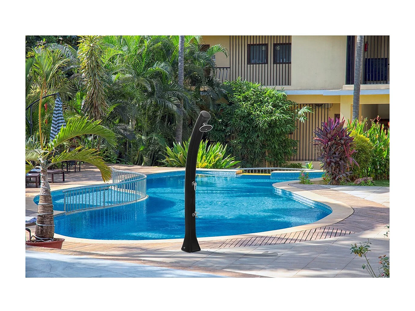 Douche Solaire Extérieure Happy 4x4 44L Formidra - 222x26x29cm Polyéthylène HD Rince Pieds + Mitigeur + Pommeau - - Bleu avec ri