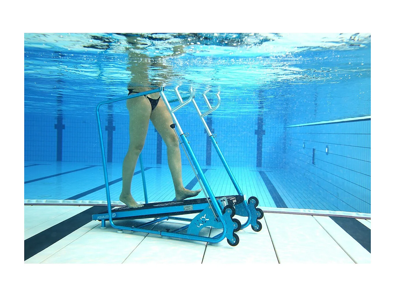 Swimmingpool-Laufmatte - 128 x 67 x 135 cm - Modell Aquajogg Air - WATERFLEX WX-AQUAJOGG2