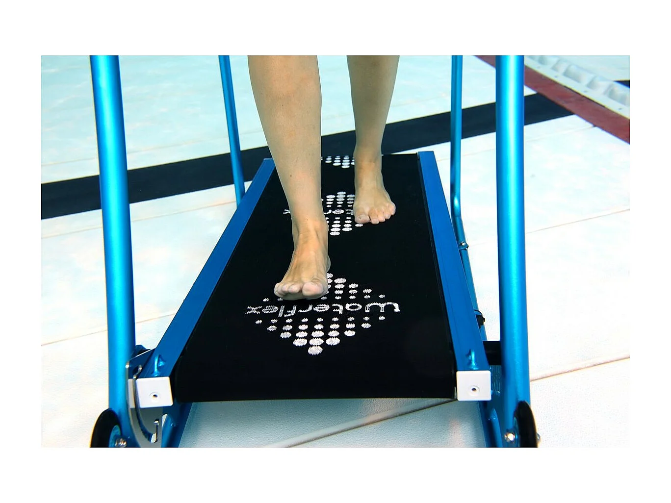 Swimmingpool-Laufmatte - 128 x 67 x 135 cm - Modell Aquajogg Air - WATERFLEX WX-AQUAJOGG2