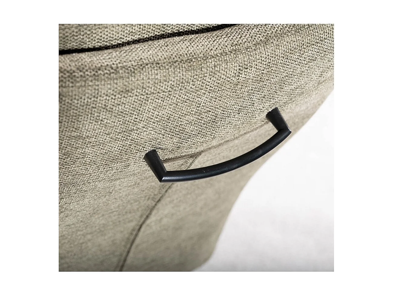 Chaise design en tissu vert olive avec piètement en métal noir Marilou