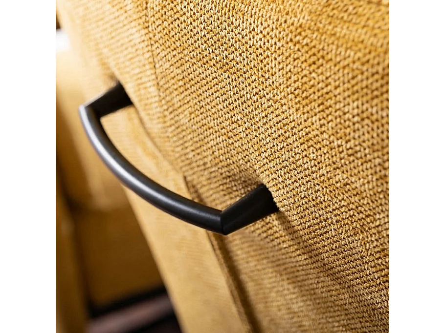 Chaise design en tissu jaune curry avec piètement en métal noir Marilou