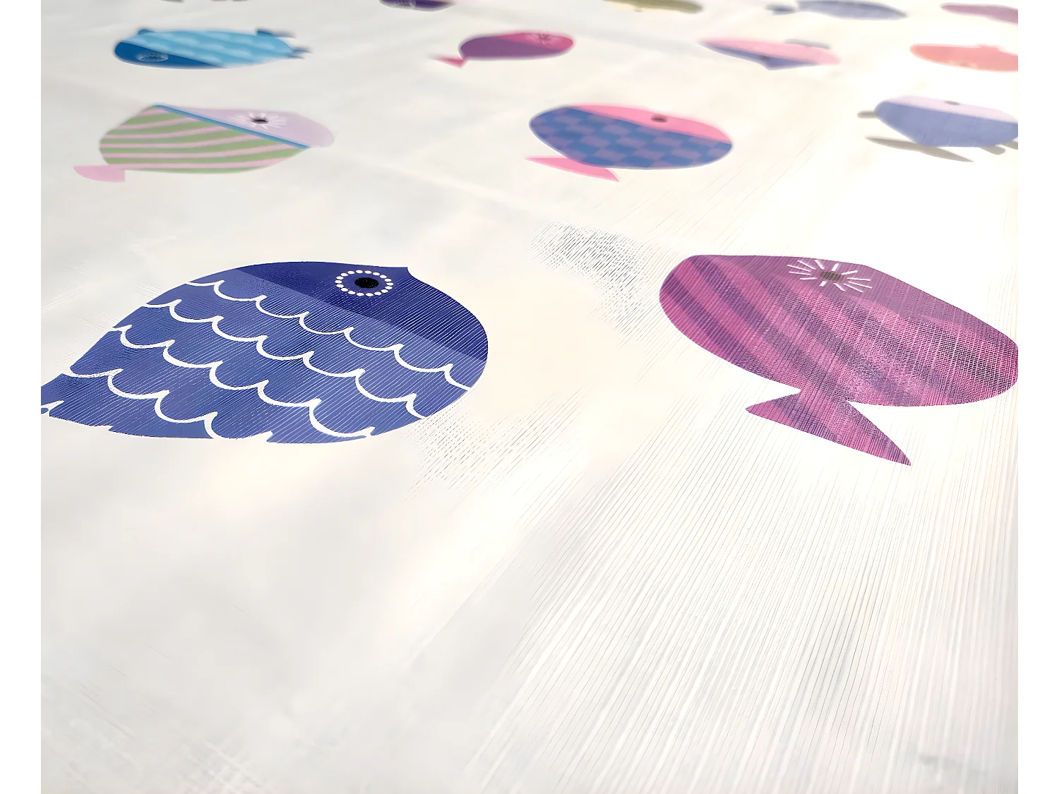 Mantel| Composicion PVC| Base Poliester| Antimanchas| Peces| Medida 140X200 CM