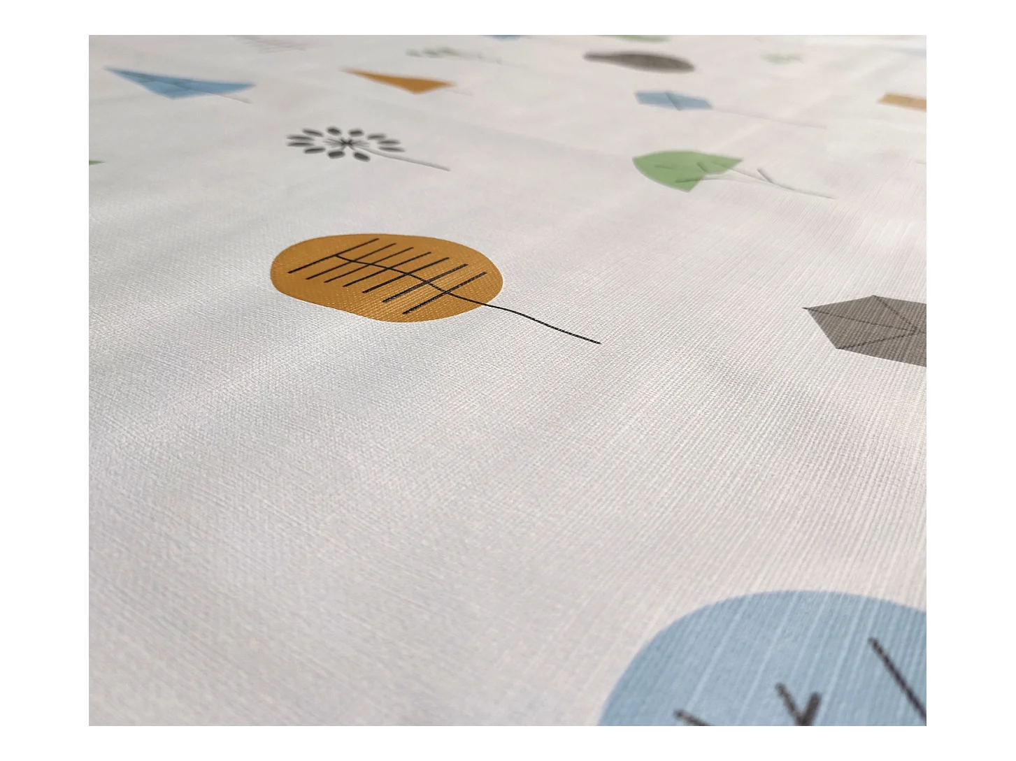 Mantel| Composicion PVC| Base Poliester| Antimanchas| Arboles| Medida 140X180 CM