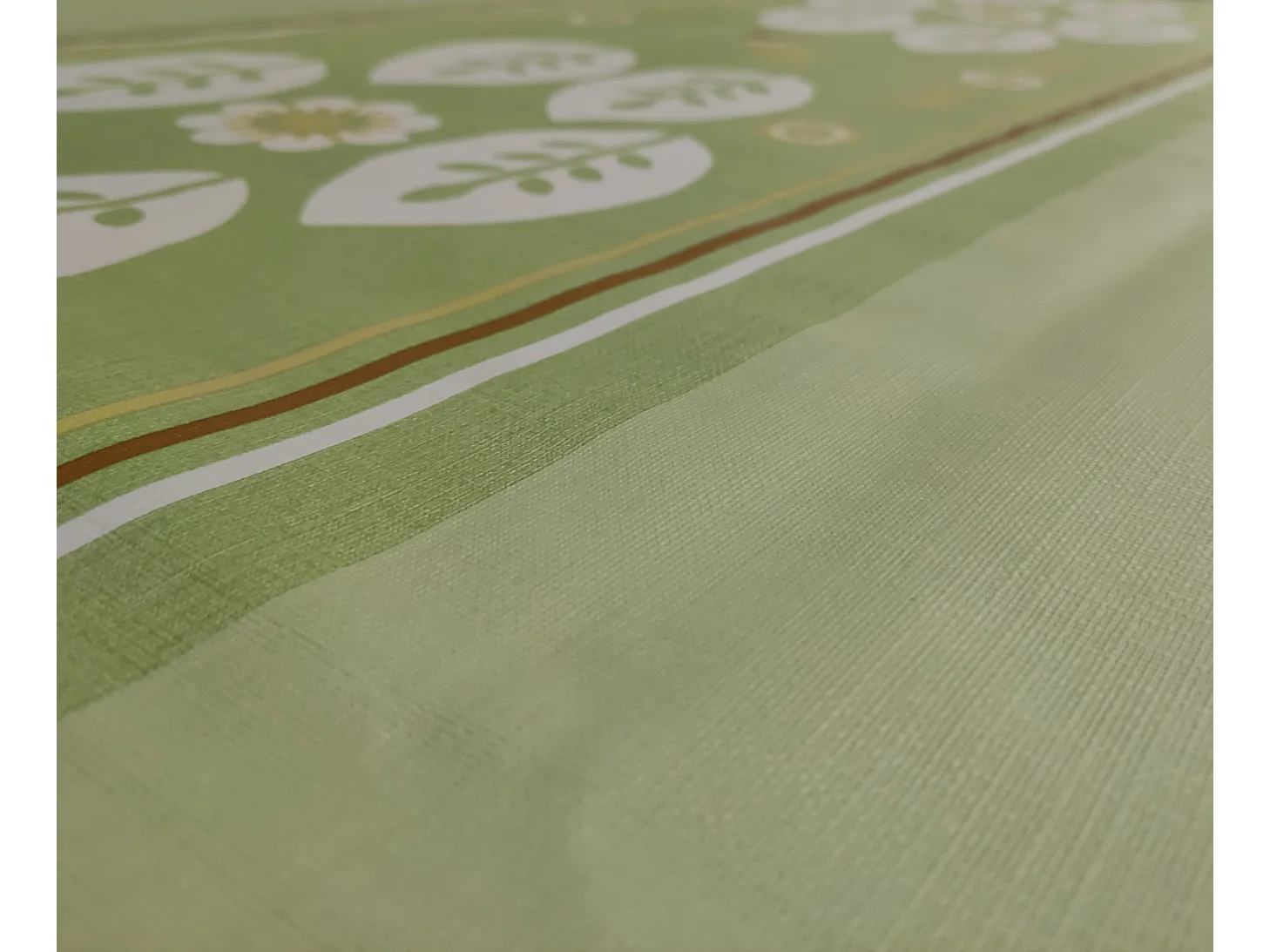 Mantel| Composicion PVC| Base Poliester| Antimanchas| Mosaico Hoja| Medida 140X200 CM