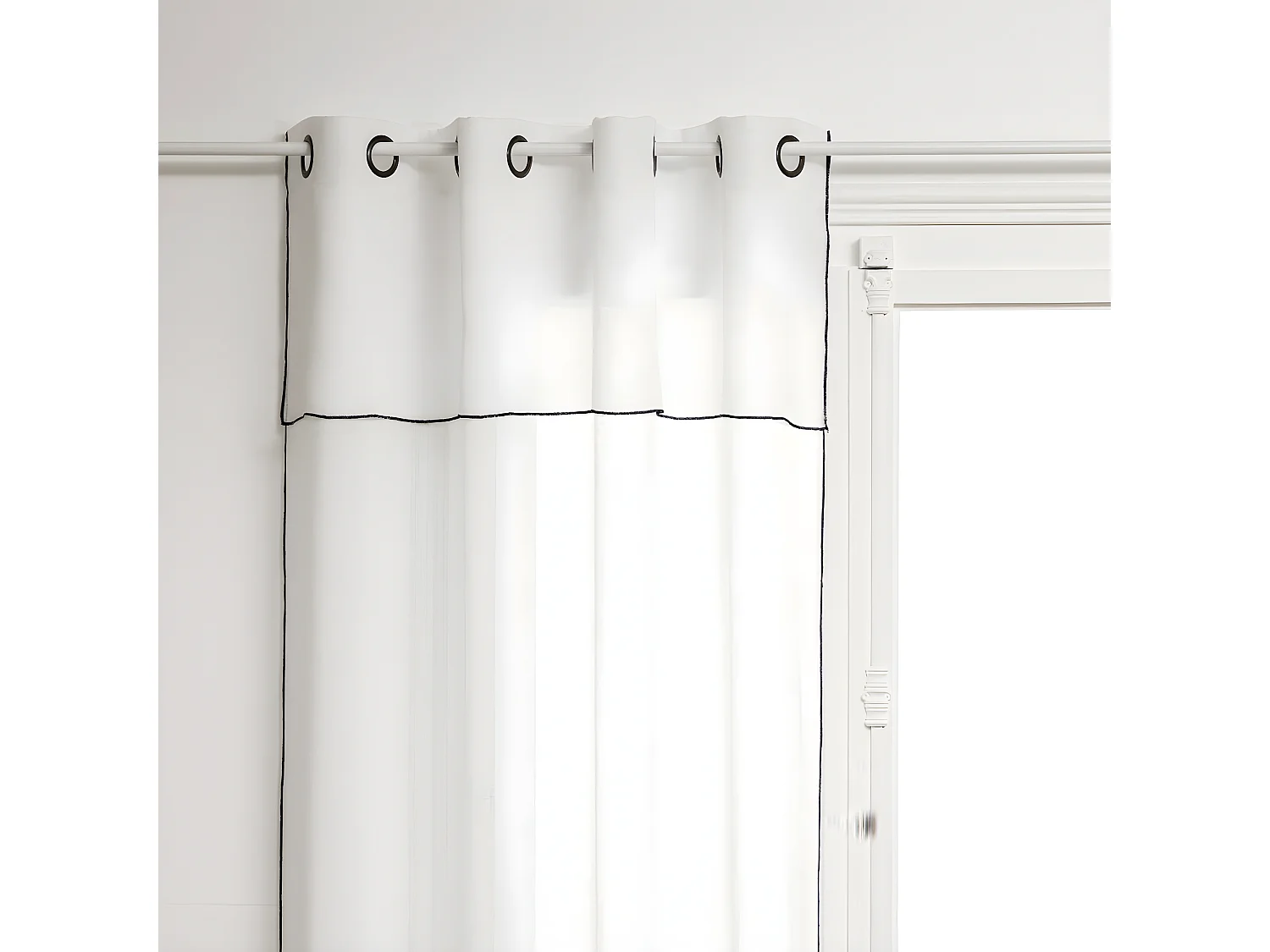 Voilage à œillets Blanc avec volant et liseré Noir 140 x 240 cm