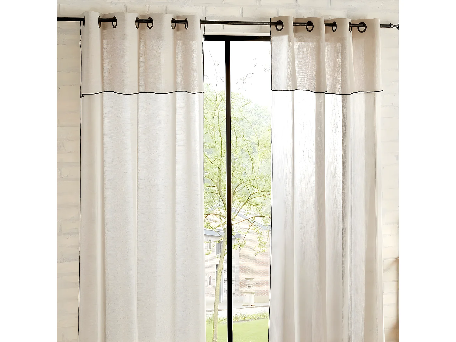 Voilage à œillets Beige Lin avec volant et liseré Noir 140 x 240 cm