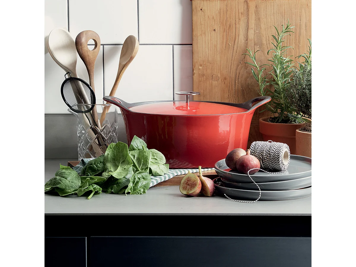 Volcan - Cocotte ovale 29cm fonte de fer émaillée rouge avec couvercle