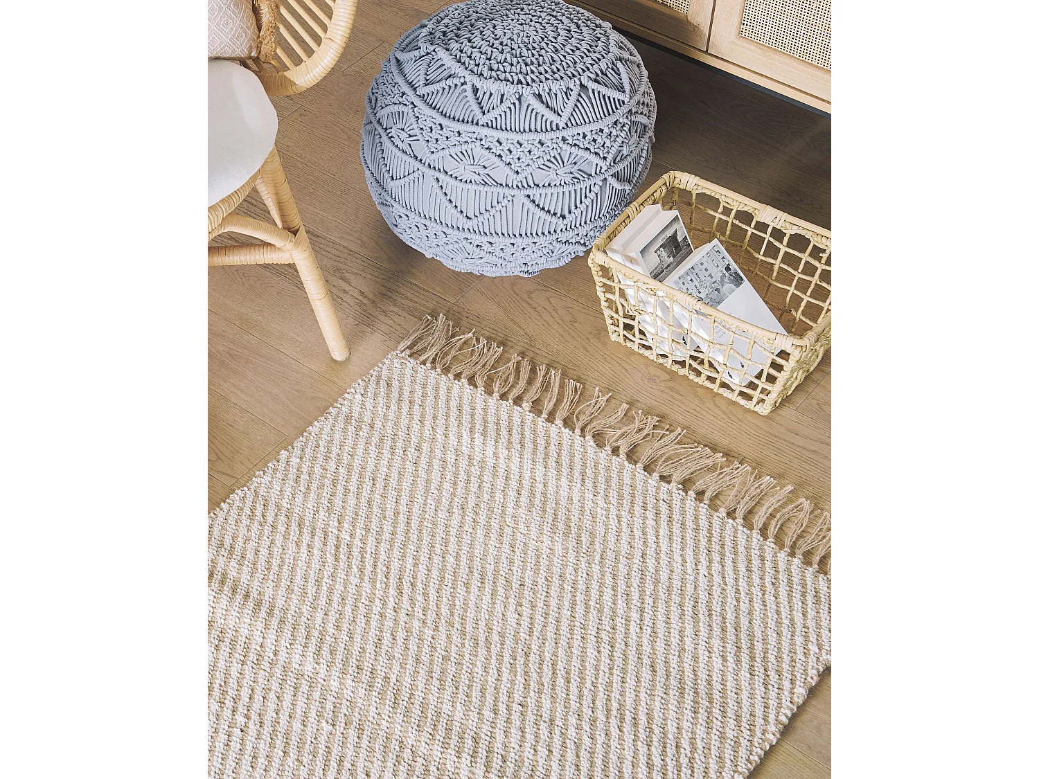 Rechteckiger Boho Teppich mit langen Fransen beige 80 x 150 cm Aladag