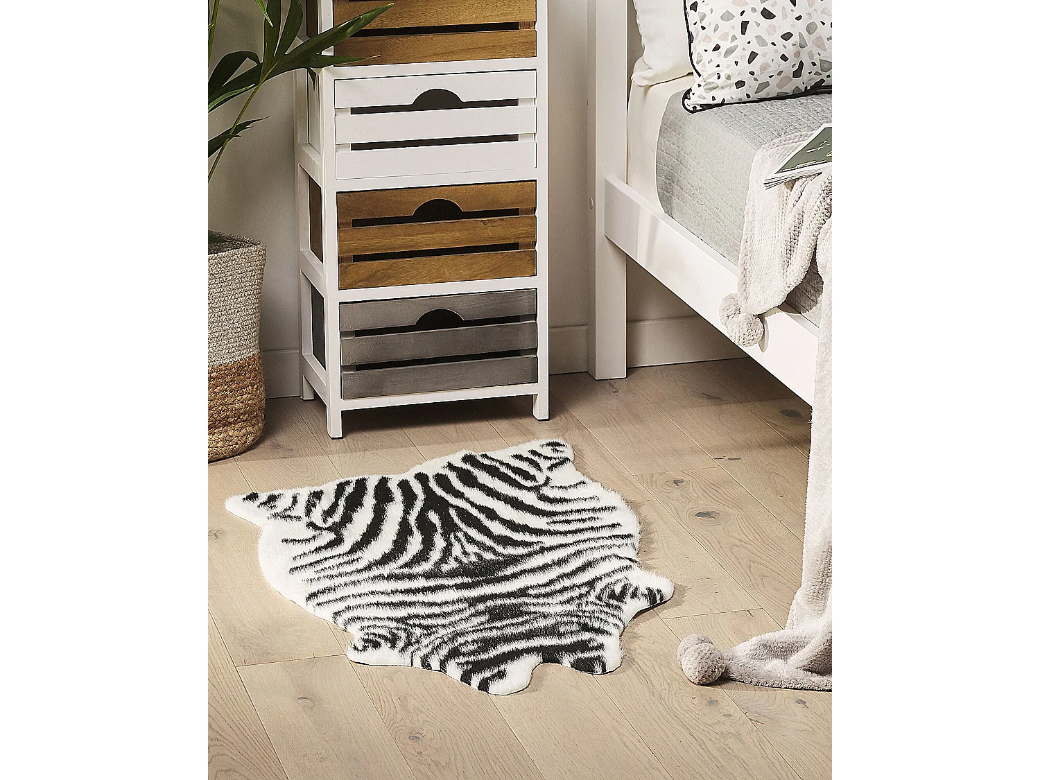 Kunstfell-Teppich Zebra schwarz / weiss 90 cm NAMBUNG